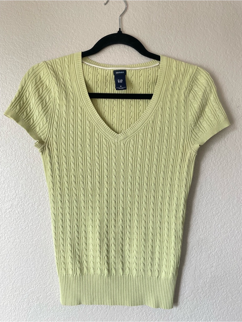 GAP Vintage Women's Light Lime Green Cable Knit V-Neck Sweater Short Sleeve Top